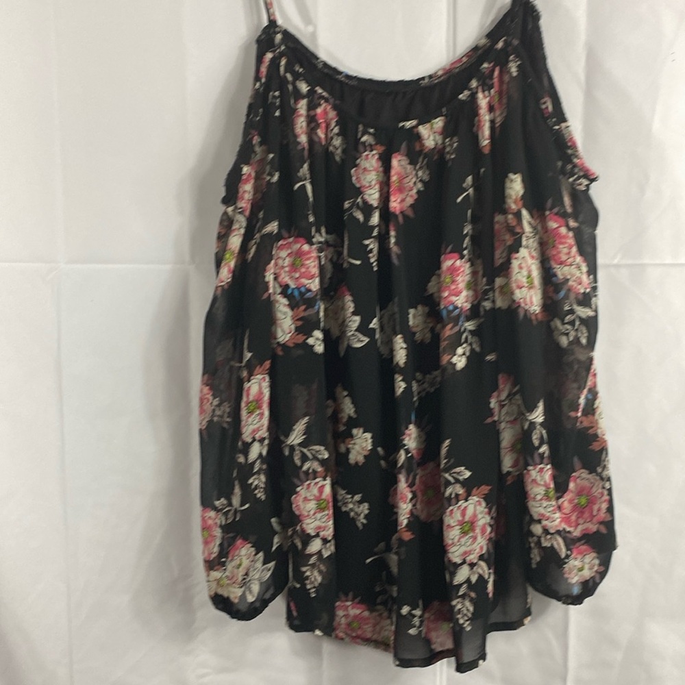Meraki black & pink floral blouse. Size: Large
